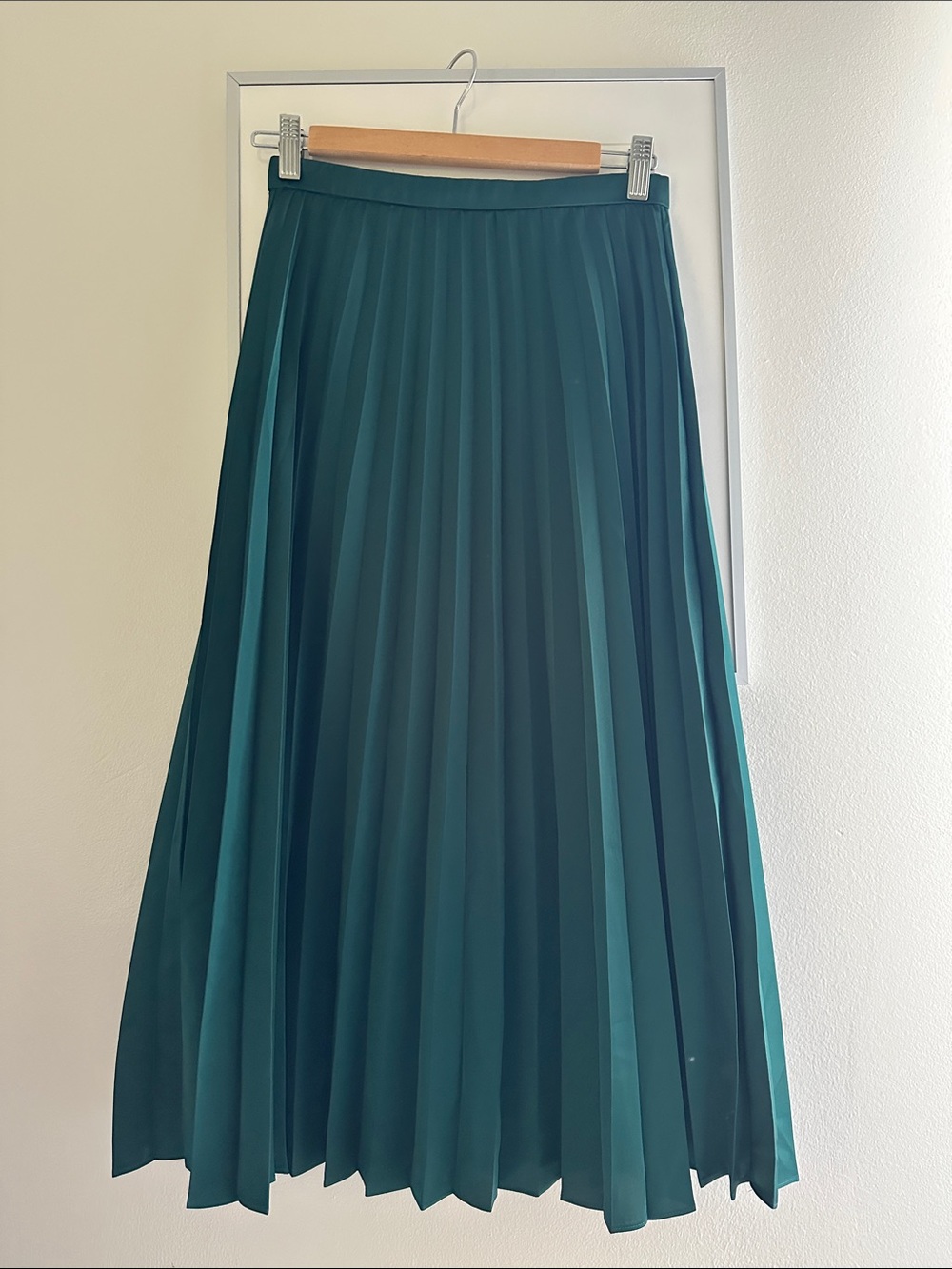 NWT. J. Crew Pleated Midi Skirt. Size 00